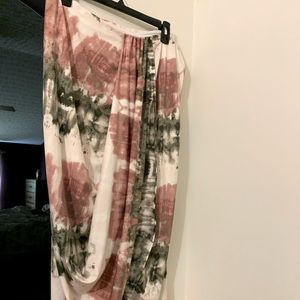 Venus crop top and slit skirt.